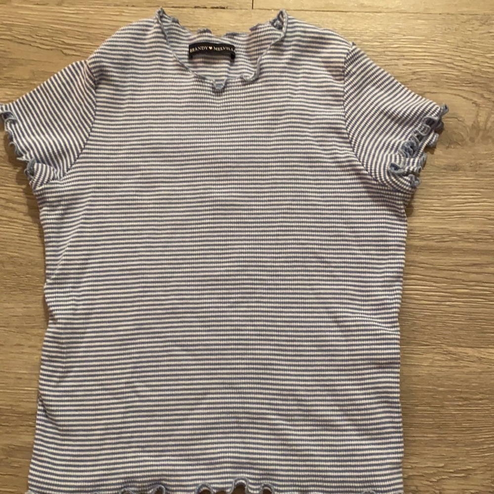 Brandy Melville cropped tee!